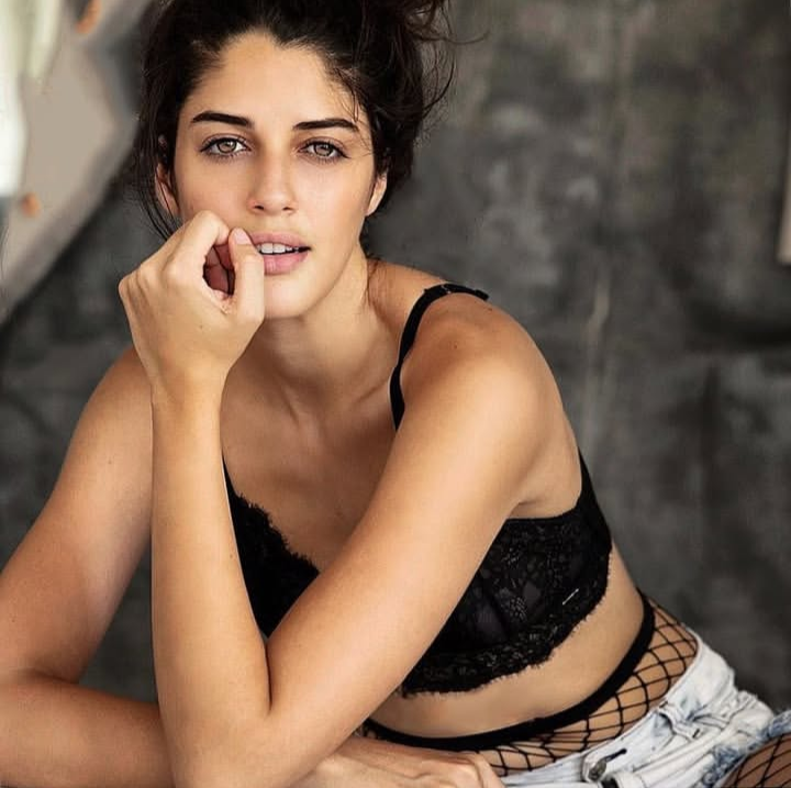 Izabelle Leite Biography