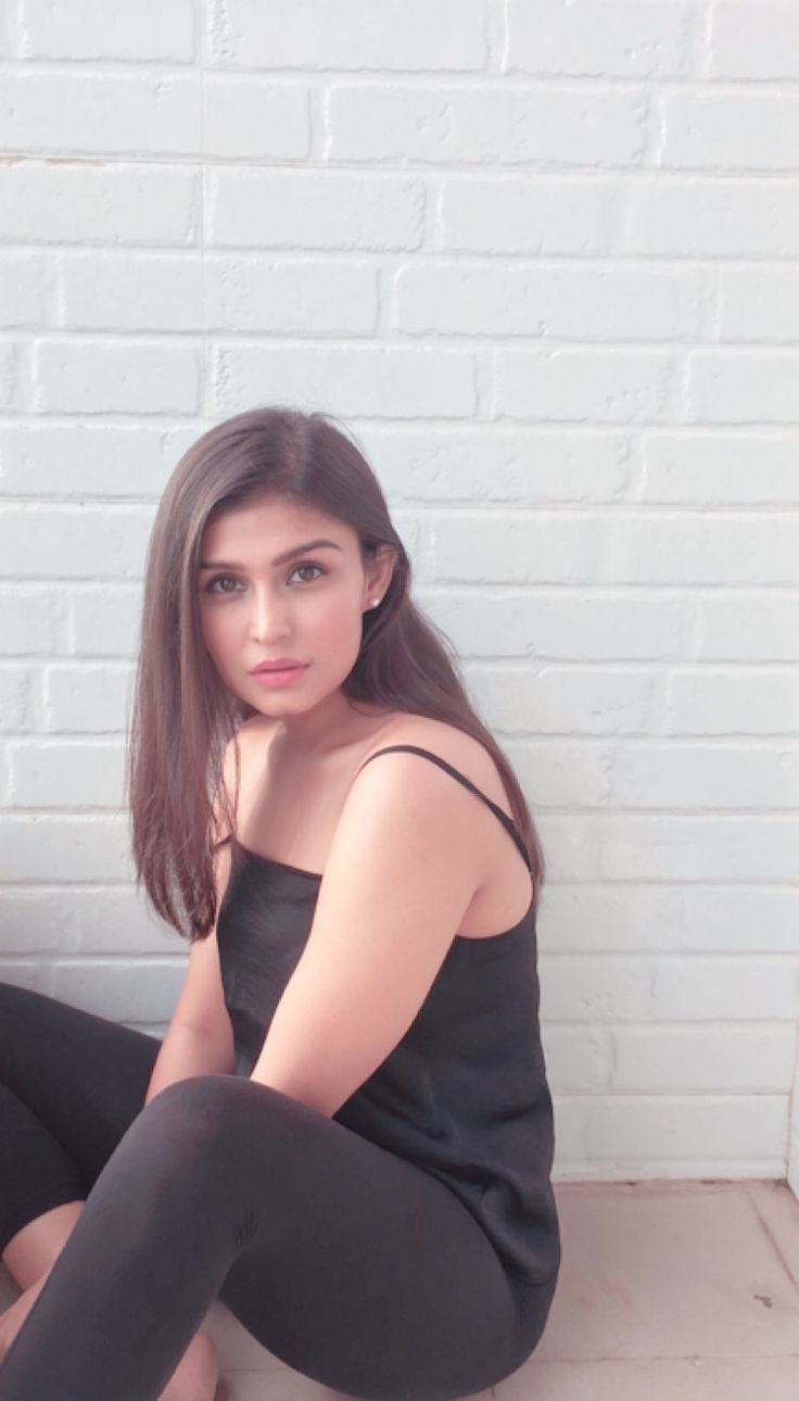 Simran Kaur Hundal Biography