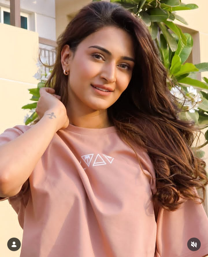 Erica Fernandes Biography